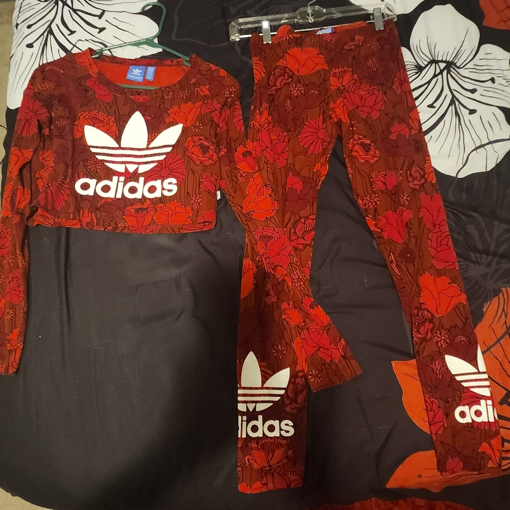 ** RARE ** Authentic Red Floral Adidas Crop Top & Leggings set